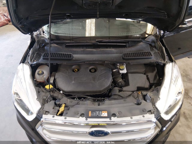 1FMCU9J9XKUC04055 Ford Escape Titanium