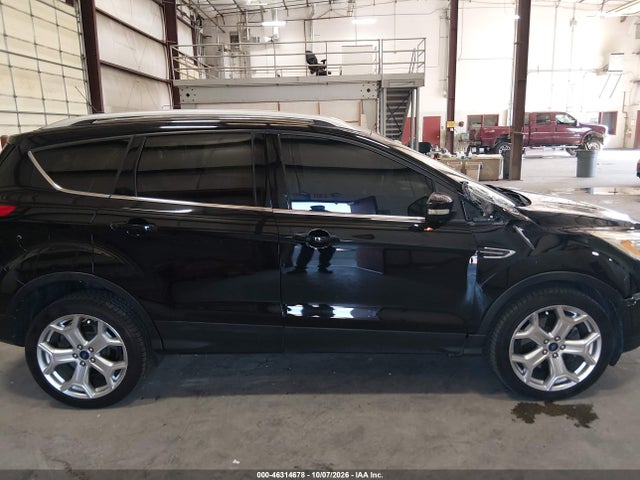 1FMCU9J9XKUC04055 Ford Escape Titanium