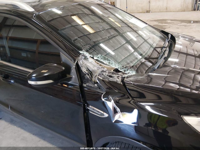1FMCU9J9XKUC04055 Ford Escape Titanium