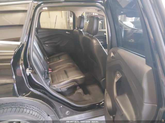 1FMCU9J9XKUC04055 Ford Escape Titanium
