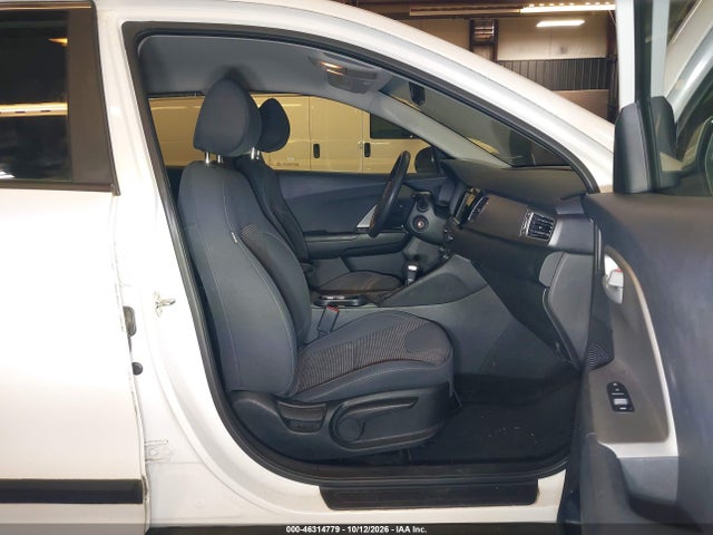 2018 Kia Niro Fe მანქანა იყიდება აუქციონზე, vin: KNDCB3LC3J5186913, აუქციონის ნომერი: 46314779