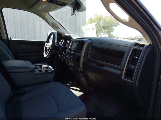 46314852 :رقم المزاد ، 1C6RR7FG5JS144196 vin ، 2018 Ram 1500 Tradesman Quad Cab 4x4 6'4 Box مزاد بيع