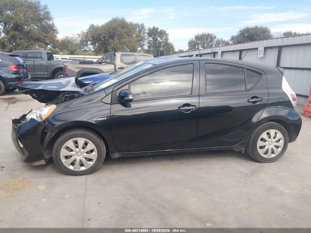 46314984 :رقم المزاد ، JTDKDTB33D1050431 vin ، 2013 Toyota Prius C Three مزاد بيع