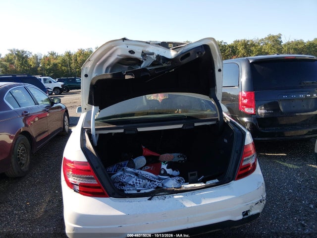 2012 Mercedes-benz C 250 Sport მანქანა იყიდება აუქციონზე, vin: WDDGF4HB3CA638435, აუქციონის ნომერი: 46315026