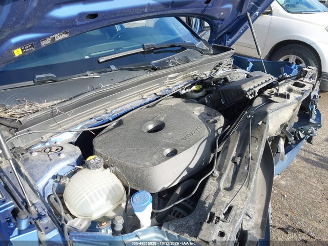 46315028 :رقم المزاد ، YV4162UM9M2616573 vin ، 2021 Volvo Xc40 T5 R-design مزاد بيع