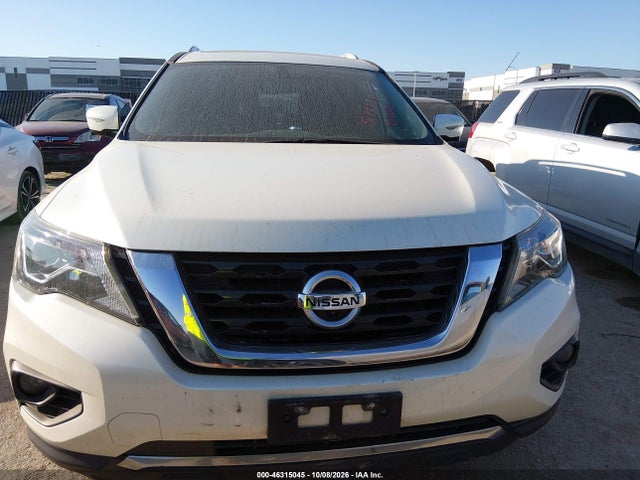 46315045 :رقم المزاد ، 5N1DR2MM4HC633381 vin ، 2017 Nissan Pathfinder Platinum مزاد بيع