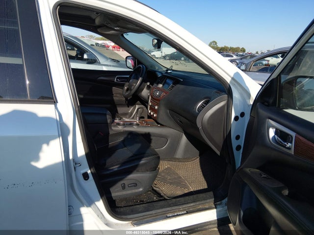 46315045 :رقم المزاد ، 5N1DR2MM4HC633381 vin ، 2017 Nissan Pathfinder Platinum مزاد بيع