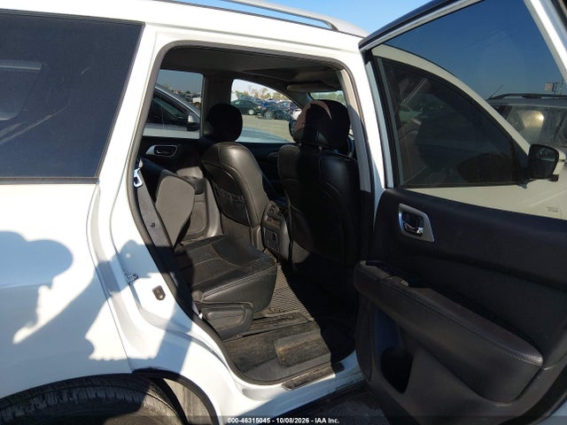 46315045 :رقم المزاد ، 5N1DR2MM4HC633381 vin ، 2017 Nissan Pathfinder Platinum مزاد بيع