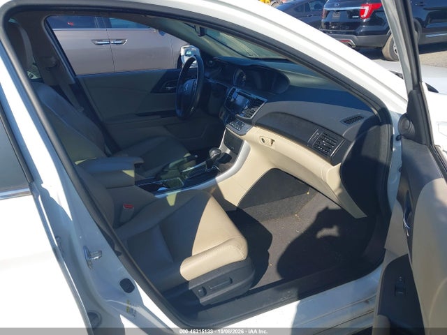 46315133 :رقم المزاد ، 1HGCR2F81FA086001 vin ، 2015 Honda Accord Ex-l مزاد بيع