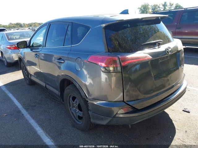 46315239 :رقم المزاد ، JTMBFREV4JJ251714 vin ، 2018 Toyota Rav4 Le مزاد بيع