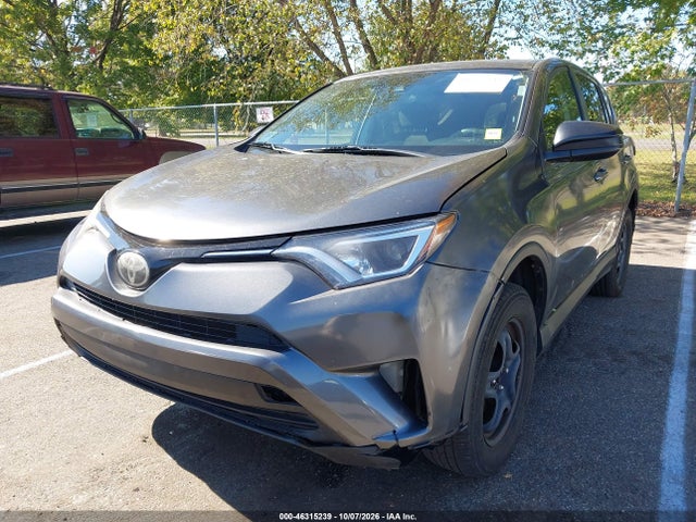 46315239 :رقم المزاد ، JTMBFREV4JJ251714 vin ، 2018 Toyota Rav4 Le مزاد بيع