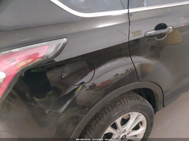 Продажа на аукционе авто 2017 Ford Escape Se, vin: 1FMCU9GD0HUA94573, номер лота: 46315310