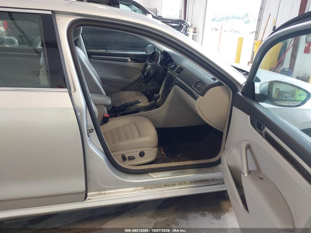 Aukcja sprzedaży 2017 Volkswagen Passat 1.8t Sel Premium, vin: 1VWCT7A31HC062973, numer aukcji: 46315380