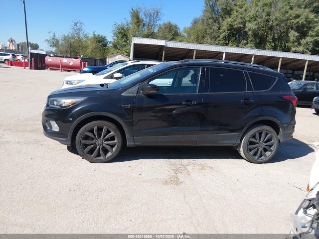 46315568 :رقم المزاد ، 1FMCU0GD8KUA64482 vin ، 2019 Ford Escape Se مزاد بيع