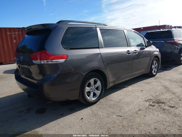 2011 Toyota Sienna Le V6 მანქანა იყიდება აუქციონზე, vin: 5TDKK3DC6BS110429, აუქციონის ნომერი: 46315583