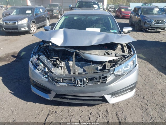 Продажа на аукционе авто 2018 Honda Civic Lx, vin: 2HGFC2F5XJH573728, номер лота: 46315814