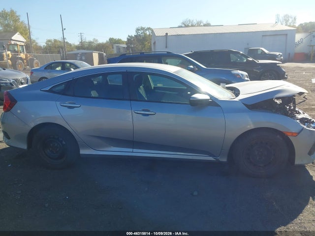 Продажа на аукционе авто 2018 Honda Civic Lx, vin: 2HGFC2F5XJH573728, номер лота: 46315814