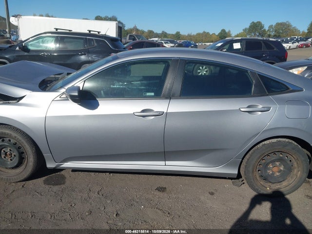Продажа на аукционе авто 2018 Honda Civic Lx, vin: 2HGFC2F5XJH573728, номер лота: 46315814