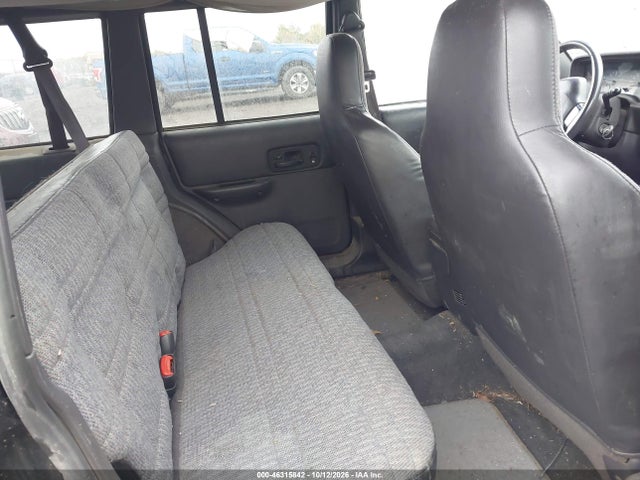 Продажа на аукционе авто 2001 Jeep Cherokee Sport, vin: 1J4FF48S41L592941, номер лота: 46315842
