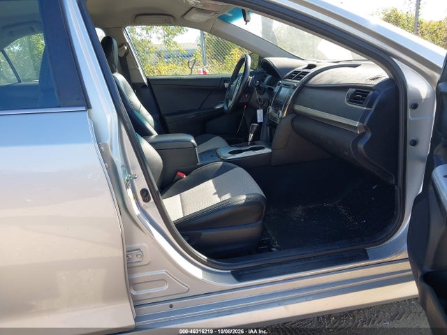 46316219 :رقم المزاد ، 4T1BF1FK8EU419893 vin ، 2014 Toyota Camry Se مزاد بيع