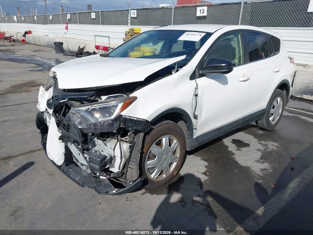 Toyota RAV4 LE 2017 JTMZFREV0HJ717938 Image 2