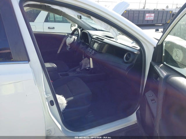 Toyota RAV4 LE 2017 JTMZFREV0HJ717938 Image 5