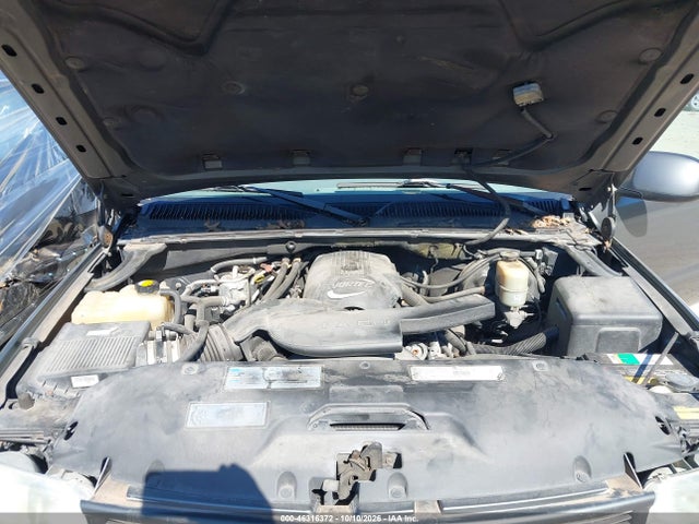 46316372 :رقم المزاد ، 3GNFK16T81G227078 vin ، 2001 Chevrolet Suburban 1500 Lt مزاد بيع