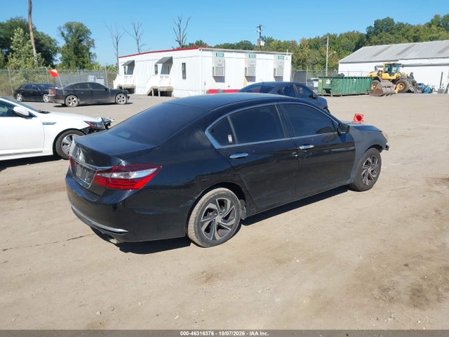 46316376 :رقم المزاد ، 1HGCR2F33HA233880 vin ، 2017 Honda Accord Lx مزاد بيع