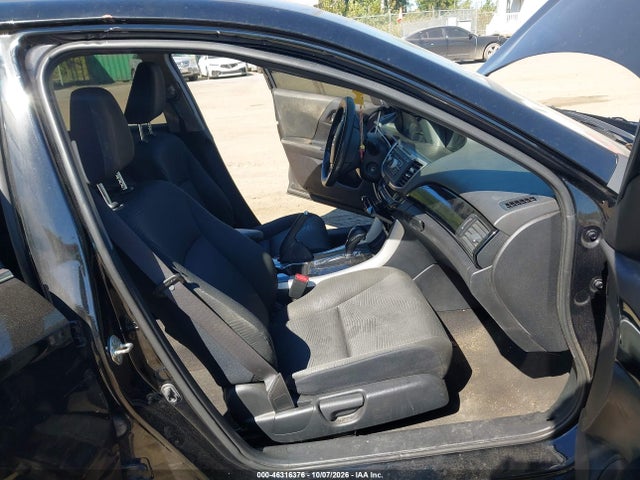 46316376 :رقم المزاد ، 1HGCR2F33HA233880 vin ، 2017 Honda Accord Lx مزاد بيع