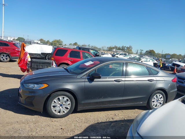 46316408 :رقم المزاد ، 3FA6P0G73KR282359 vin ، 2019 Ford Fusion S مزاد بيع