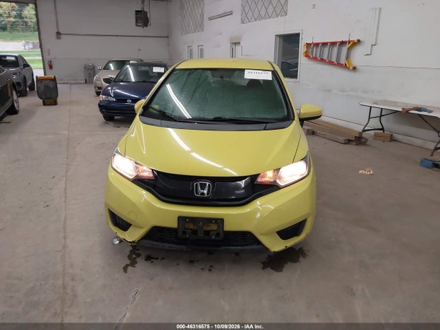 46316575 :رقم المزاد ، 3HGGK5H55FM775391 vin ، 2015 Honda Fit Lx مزاد بيع