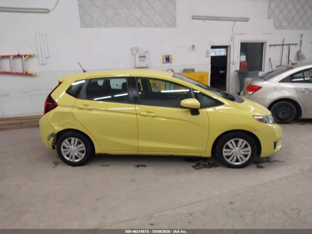 46316575 :رقم المزاد ، 3HGGK5H55FM775391 vin ، 2015 Honda Fit Lx مزاد بيع
