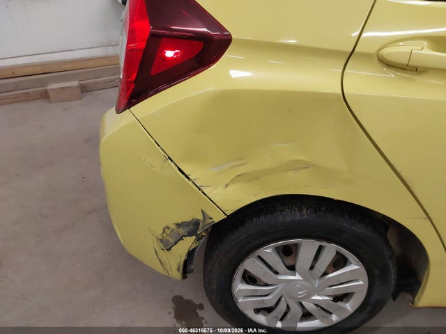 46316575 :رقم المزاد ، 3HGGK5H55FM775391 vin ، 2015 Honda Fit Lx مزاد بيع
