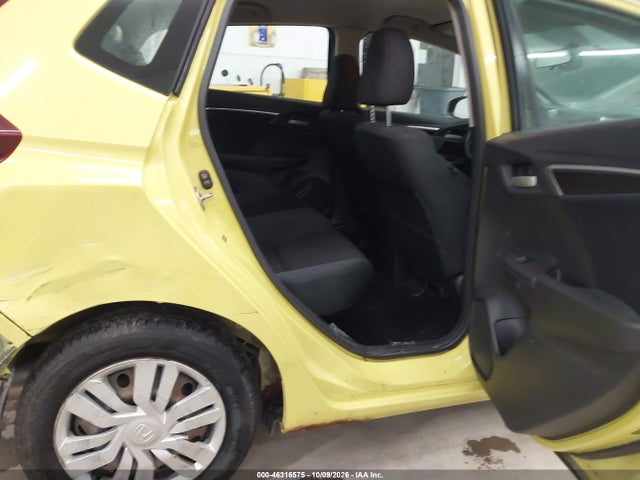 46316575 :رقم المزاد ، 3HGGK5H55FM775391 vin ، 2015 Honda Fit Lx مزاد بيع