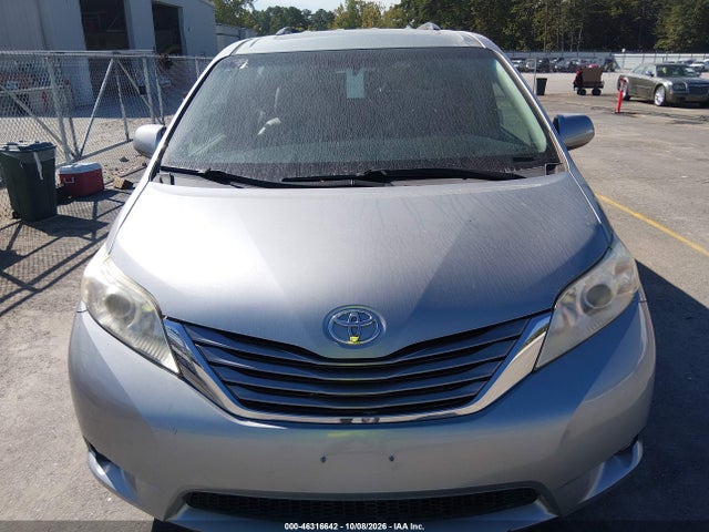 46316642 :رقم المزاد ، 5TDYZ3DC3HS857873 vin ، 2017 Toyota Sienna Xle 8 Passenger مزاد بيع