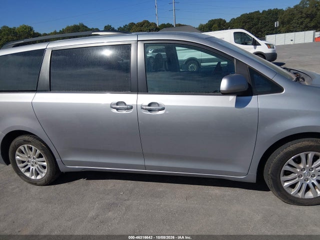 46316642 :رقم المزاد ، 5TDYZ3DC3HS857873 vin ، 2017 Toyota Sienna Xle 8 Passenger مزاد بيع