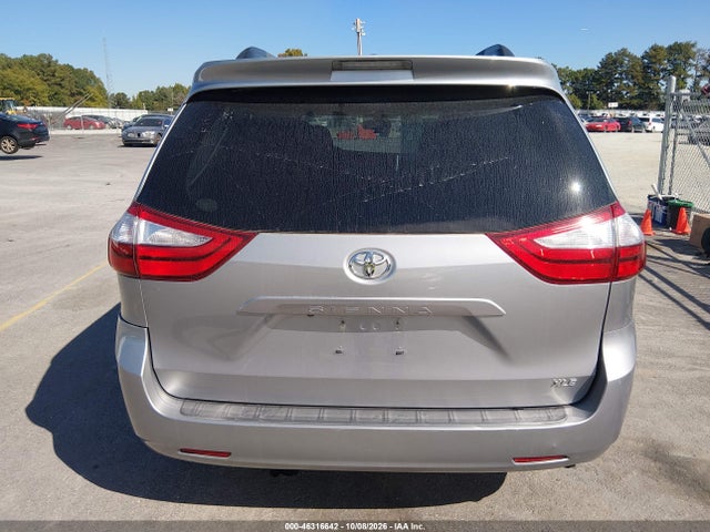 46316642 :رقم المزاد ، 5TDYZ3DC3HS857873 vin ، 2017 Toyota Sienna Xle 8 Passenger مزاد بيع