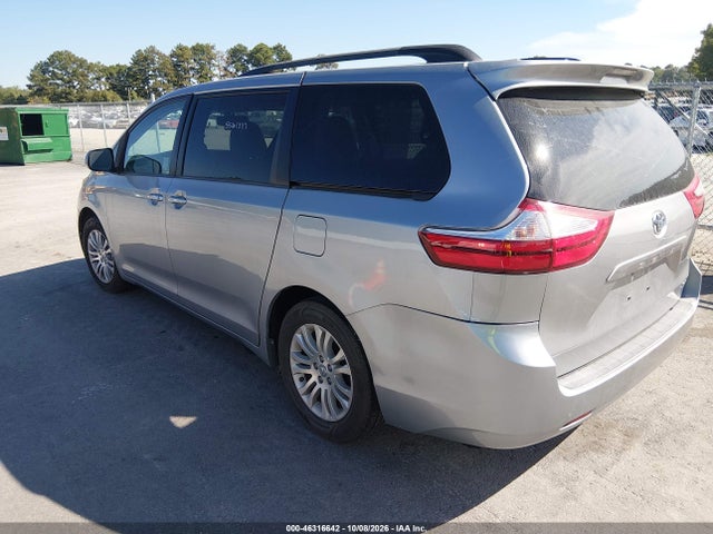 46316642 :رقم المزاد ، 5TDYZ3DC3HS857873 vin ، 2017 Toyota Sienna Xle 8 Passenger مزاد بيع