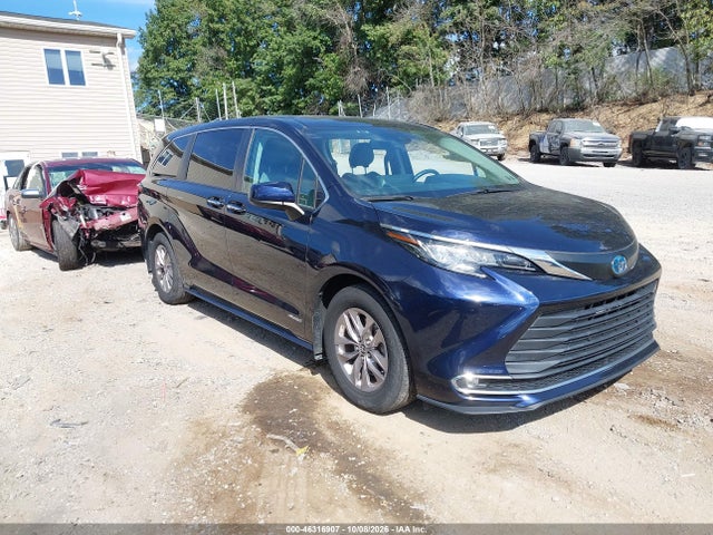 46316907 :رقم المزاد ، 5TDYSKFC7MS007038 vin ، 2021 Toyota Sienna Xle مزاد بيع