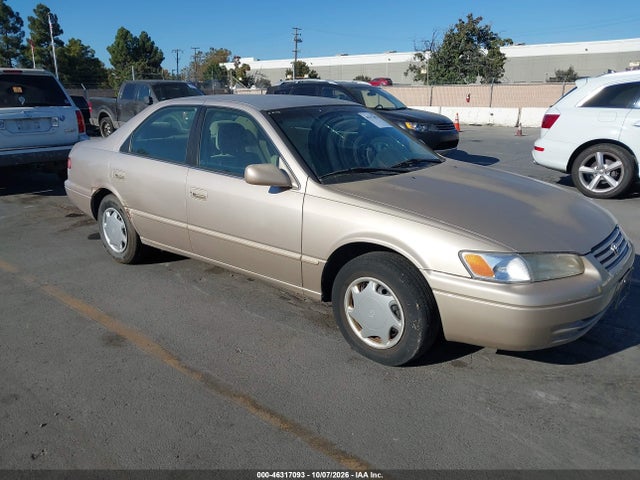 46317093 :رقم المزاد ، 4T1BG22K2XU897660 vin ، 1999 Toyota Camry Ce مزاد بيع
