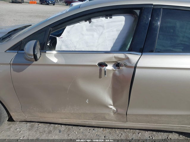 3FA6P0HD7HR176297 Ford FUSION SE