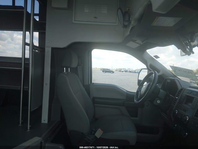 2017 Ford F-450 Chassis Xl მანქანა იყიდება აუქციონზე, vin: 1FDAF4GT1HEF24102, აუქციონის ნომერი: 46317471