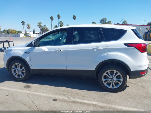 Ford ESCAPE SE 2019 1FMCU9GD4KUB63496 Image 14