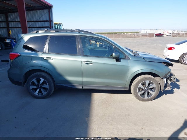 Subaru Forester 2.5i Premium 2018 JF2SJAEC2JH555633 Image 14