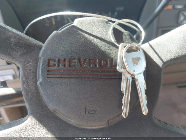 Продажа на аукционе авто 1994 Chevrolet Suburban C1500, vin: 1GNEC16K2RJ348585, номер лота: 46318112