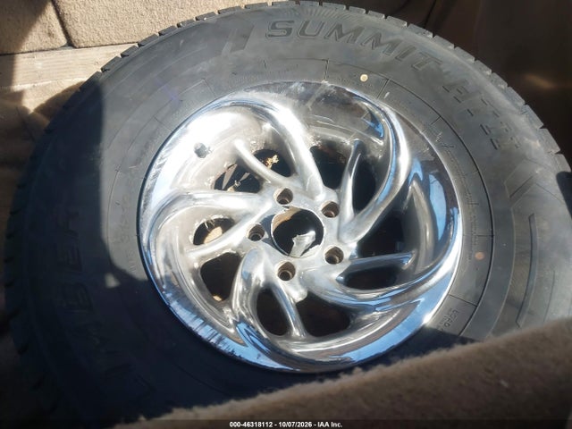 Продажа на аукционе авто 1994 Chevrolet Suburban C1500, vin: 1GNEC16K2RJ348585, номер лота: 46318112