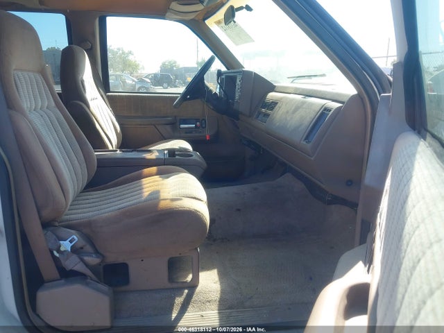 Продажа на аукционе авто 1994 Chevrolet Suburban C1500, vin: 1GNEC16K2RJ348585, номер лота: 46318112