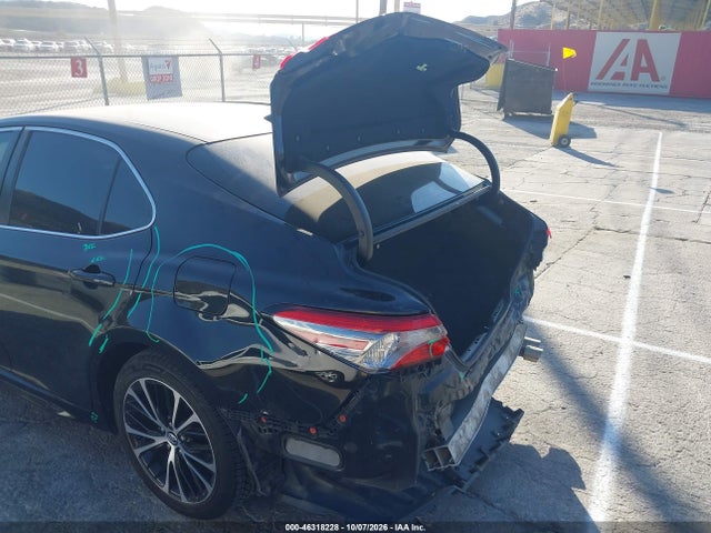 46318228 :رقم المزاد ، 4T1B11HK3KU203988 vin ، 2019 Toyota Camry Se مزاد بيع