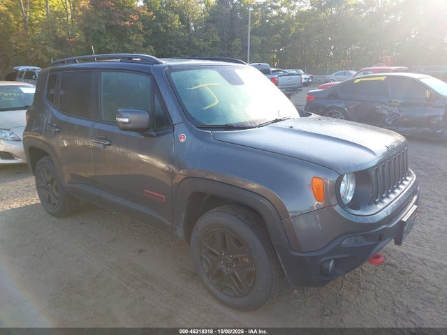 46318318 :رقم المزاد ، ZACCJBCB1JPH58704 vin ، 2018 Jeep Renegade Trailhawk 4x4 مزاد بيع