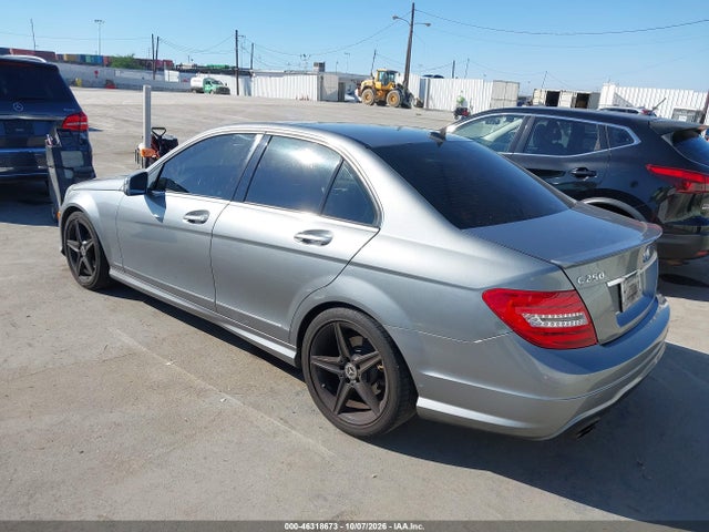 2013 Mercedes-benz C 250 Sport მანქანა იყიდება აუქციონზე, vin: WDDGF4HB8DR254654, აუქციონის ნომერი: 46318673